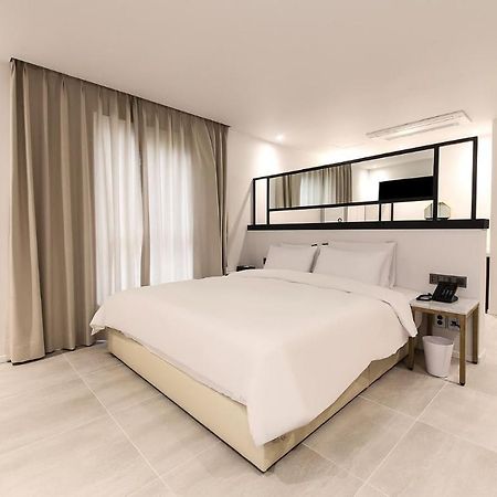 H Moment Hotel Songjeong 釜山広域市 エクステリア 写真