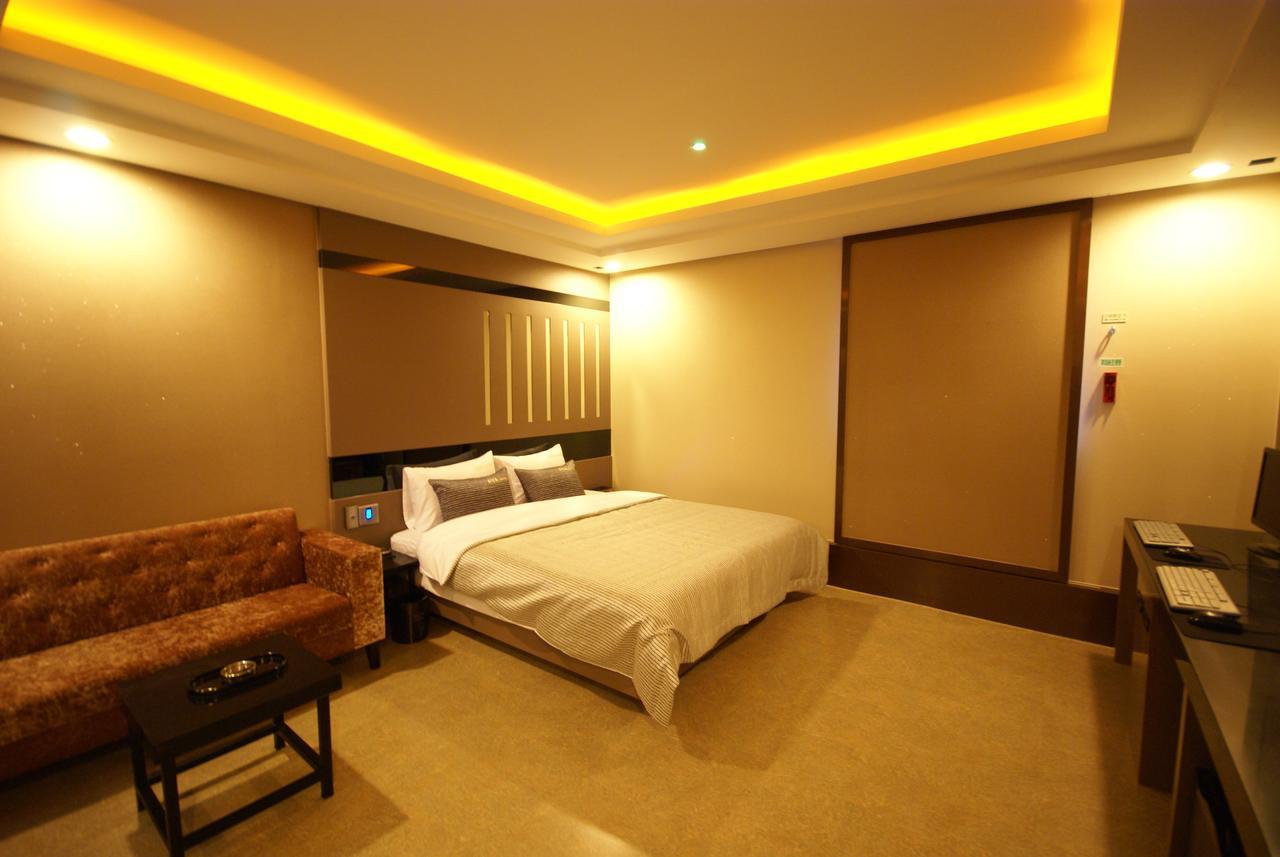 H Moment Hotel Songjeong 釜山広域市 エクステリア 写真
